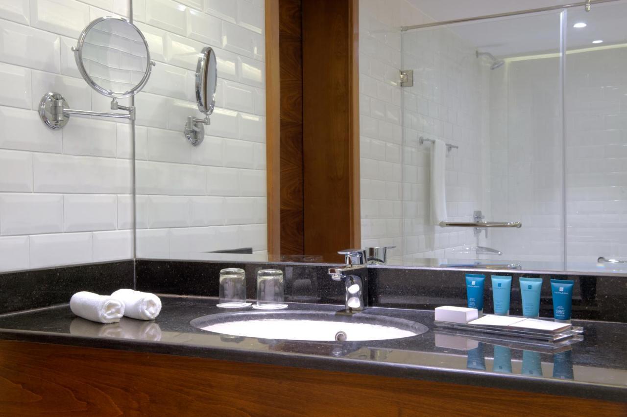 Wyndham Garden Muscat Al Khuwair Hotel Eksteriør billede